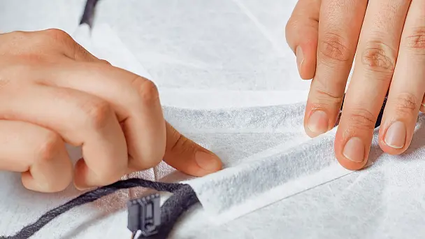 fijación de cables para la industria de la automoción con productos tesa